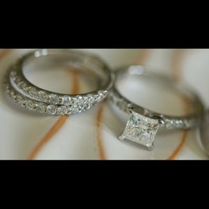 STUNNING Princess Cut engagement ring with 2 matching wedding bands.